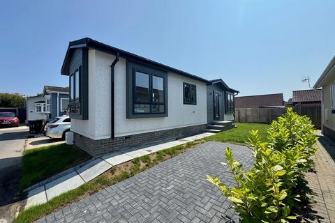 Lyndhurst Road, Christchurch BH23 1 bed park home for sale