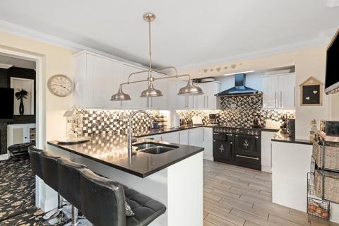 Warley Hill, Brentwood, CM14 5 bed detached house for sale