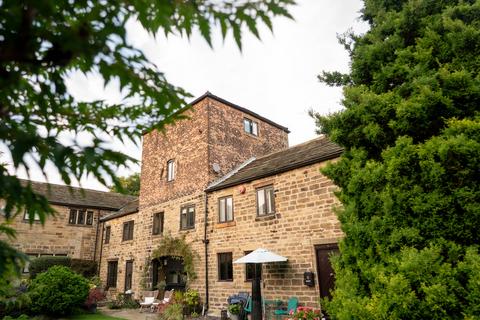 Wakefield WF4 2 bed barn conversion for sale