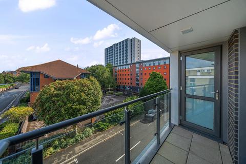 College Street, Southampton... 2 bed flat for sale