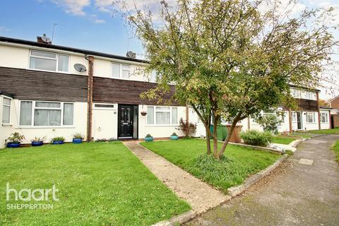 Gordon Road, Shepperton 3 bed terraced house for sale