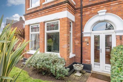 5 bedroom semi-detached house for sale