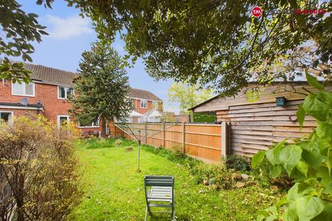 Gordon Close, St. Neots PE19 3 bed terraced house for sale