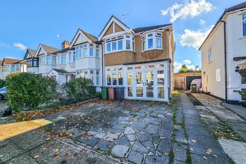 Woodfield Drive, Gidea Park, RM2 3 bed end of terrace house for sale