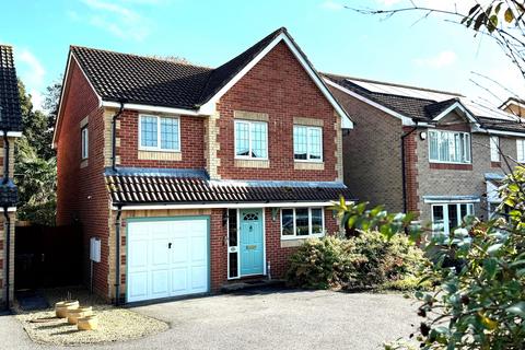 Forest Oak Drive New Milton BH25 5NT 4 bed detached house for sale