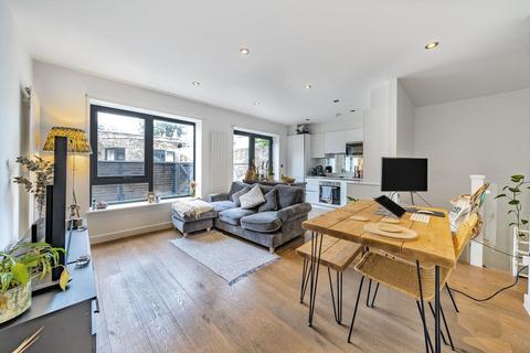 Bemish Road, Putney 2 bed flat for sale
