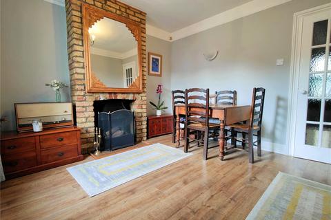 Warren Road, Kent DA13 2 bed terraced house for sale