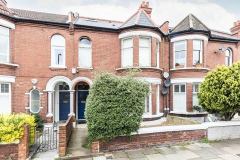 Burnbury Road, London SW12 2 bed maisonette for sale