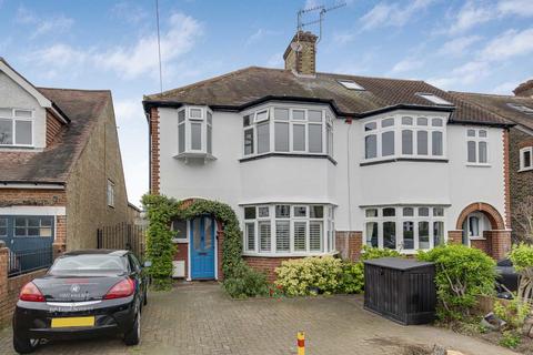 Munster Road, Teddington TW11 3 bed flat for sale