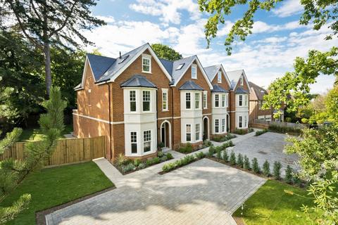 Old Avenue, Weybridge KT13 4 bed house for sale