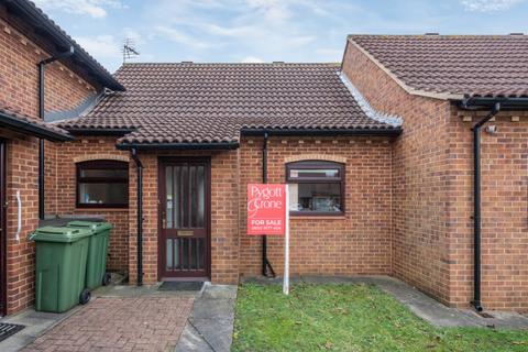 Kings Court, Grimsby, Lincolnshire, DN34 1 bed terraced bungalow for sale