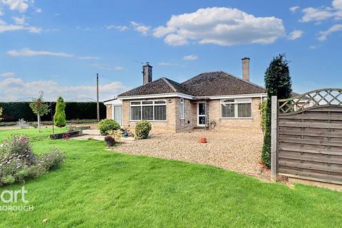 Fotheringhay, Fotheringhay 3 bed bungalow for sale