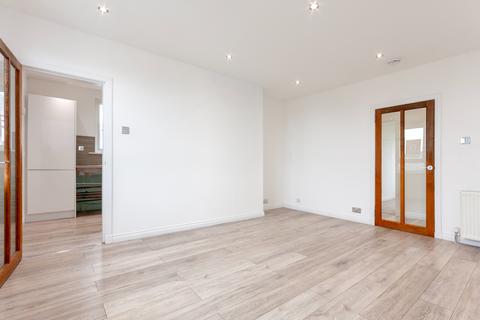 235 Hilton Drive, Hilton, Aberdeen, AB24 2 bed flat for sale