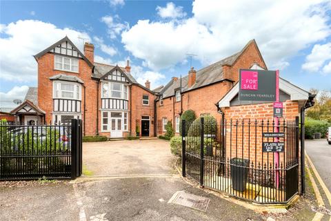 Queens Place, Ascot, Berkshire, SL5 3 bed apartment for sale