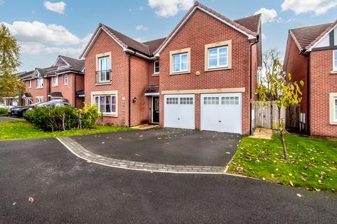 Scarfell Crescent, Davenham 5 bed detached house for sale