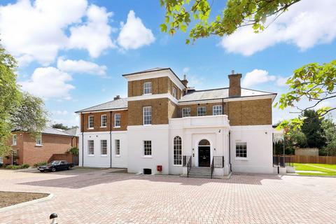 Mobbs Close, Stoke Poges, Slough, SL2 3 bed penthouse for sale