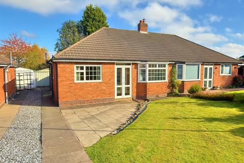 Grounds Drive, Four Oaks, Sutton... 2 bed semi