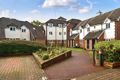 Rusper Road, Horsham, RH12 1 bed flat for sale