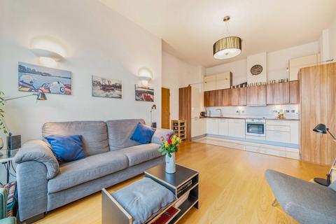 Larden Road, London 2 bed apartment for sale
