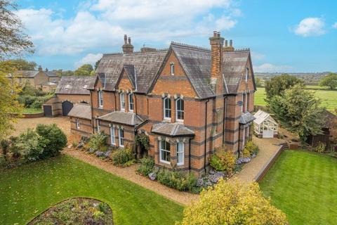 Tebworth, Bedfordshire 6 bed character property for sale