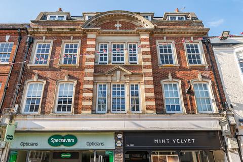 High Street, Winchester, Hampshire, SO23 3 bed flat for sale