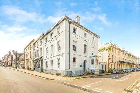 Albion Street, East Sussex BN7 2 bed flat for sale