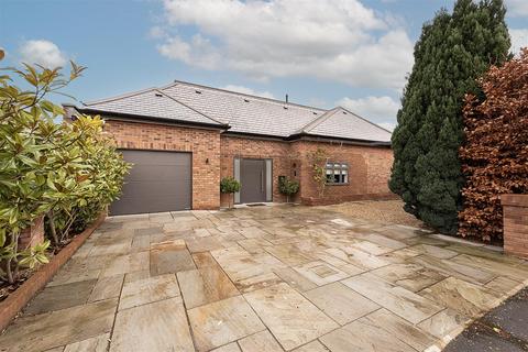 Burston Drive, Park Street, St. Albans 3 bed chalet for sale