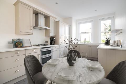 Castelnau Gardens, London 2 bed apartment for sale