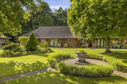 Bagshot Road, Ascot SL5 2 bed retirement property for sale