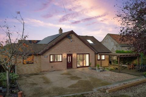 Wrights Lane, Cridling Stubbs... 4 bed detached bungalow for sale