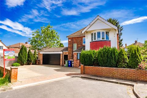 Heron Close, GRIMSBY, Lincolnshire, DN32 3 bed detached house for sale