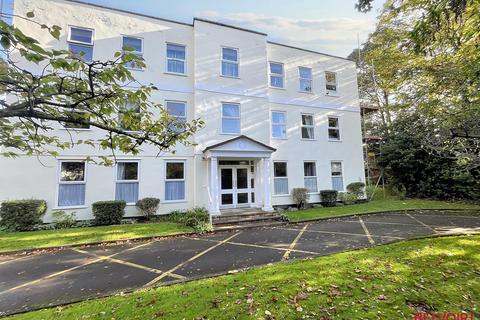 Pittville Circus Road, Cheltenham GL52 2 bed flat for sale