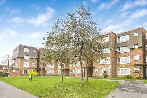 Stourton Avenue, Feltham, TW13 2 bed apartment for sale