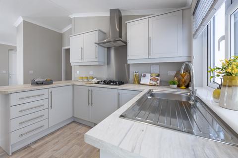 Lowestoft, Suffolk, NR33 2 bed park home for sale