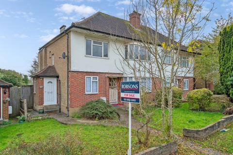 Tolcarne Drive, Pinner HA5 2 bed maisonette for sale
