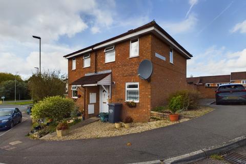 Greenhill Court, Tuffley, Gloucester... 2 bed semi