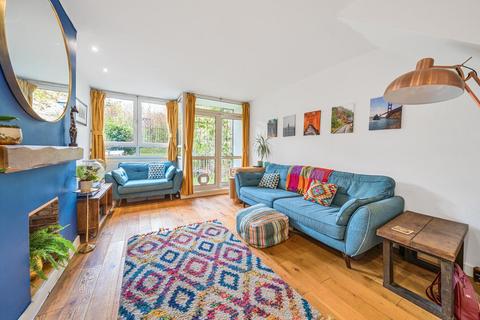 Camberwell Grove, Camberwell SE5 2 bed flat for sale