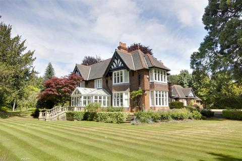 Mill Lane West, Brough 7 bed detached house for sale