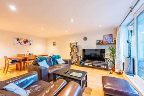 Wards Wharf Approach, Docklands... 2 bed flat for sale