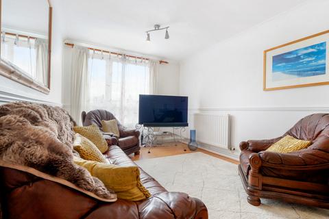 Waverton Road, London, SW18 1 bed apartment for sale