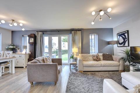 Barnsletts, Highlands Park... 2 bed apartment for sale