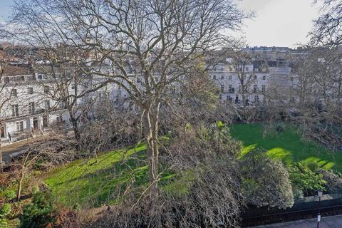 Egerton Gardens, Knightsbridge SW3 2 bed penthouse for sale