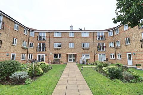 Nottage Crescent, Braintree 2 bed retirement property for sale