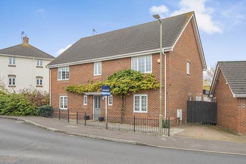 Great Marlow, Hook, Hampshire 5 bed detached house for sale