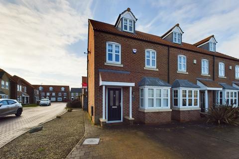 Priory Close, Nafferton, YO25 4AT 3 bed end of terrace house for sale