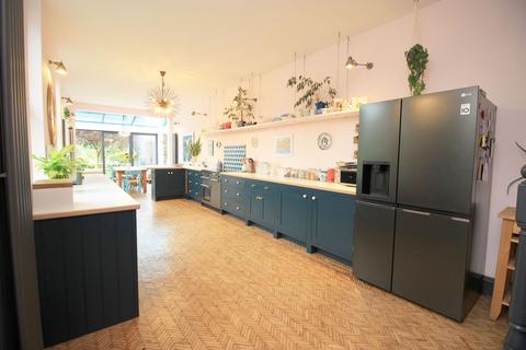 Vale Road, Ramsgate 5 bed end of terrace house for sale