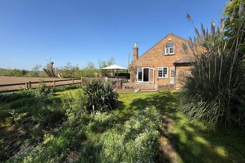 BROOKLAND 3 bed link detached house for sale
