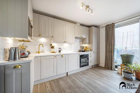 Addiscombe Grove, Croydon, CR0 2 bed apartment for sale