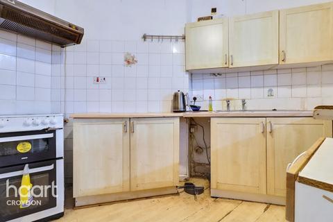 Whitehorse Road, Croydon 1 bed flat for sale