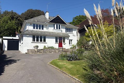 Springfield Crescent, Poole BH14 5 bed detached house for sale